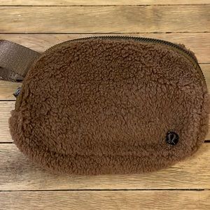 Lululemon Everywhere Fleece Belt Bag Burnt Caramel - 1L size